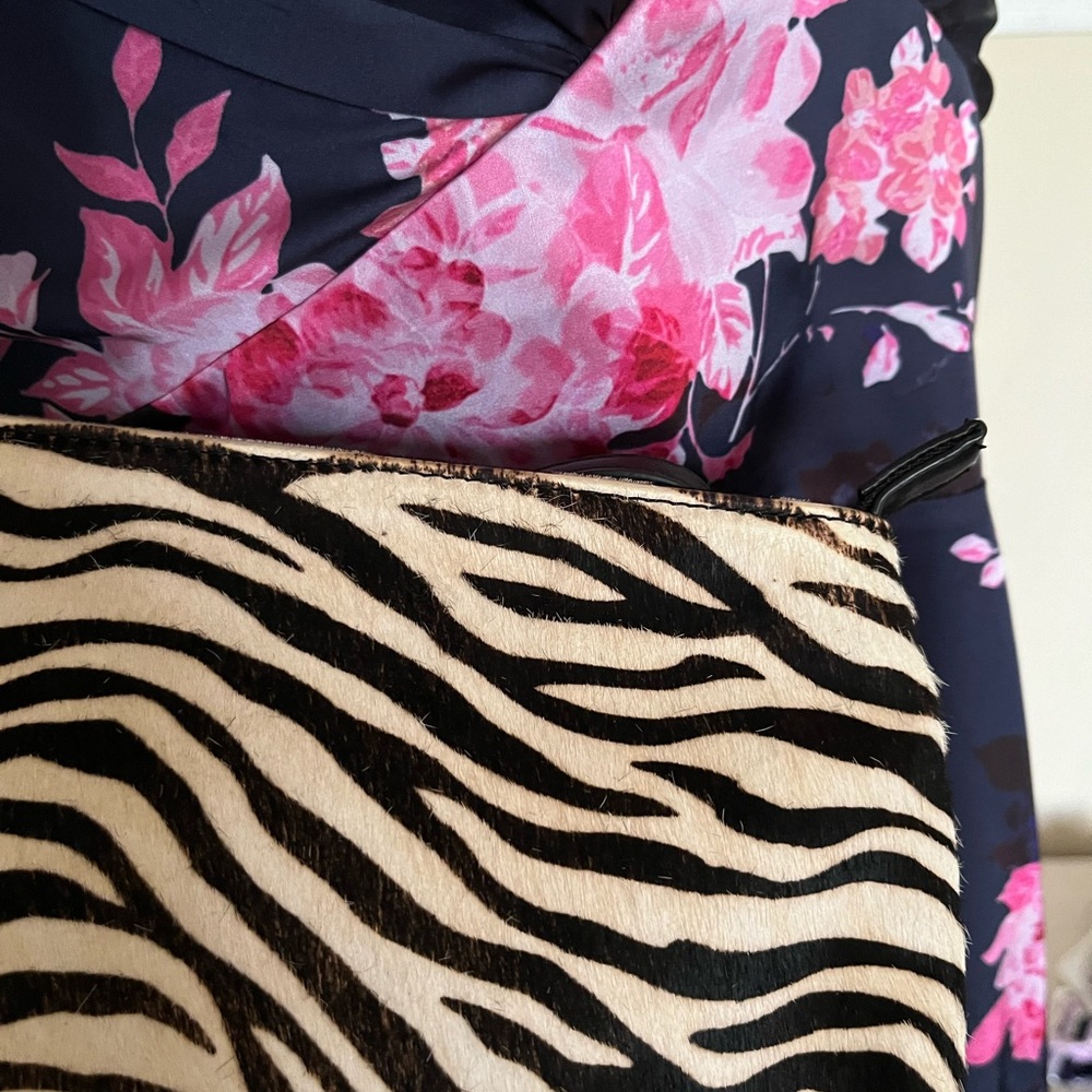 ๐๏ธ5โ for$25 SALES White House Black Market Clutch - Picture 11 of 12